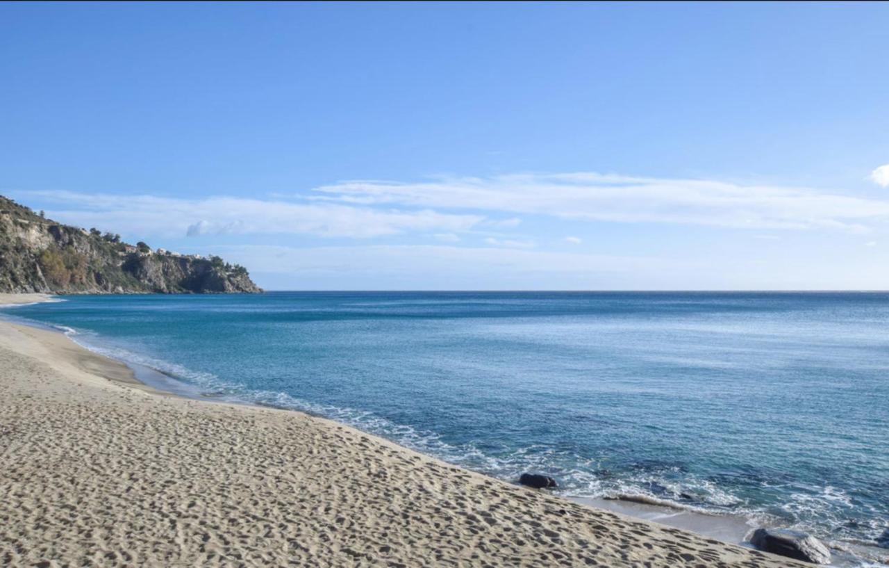 Confortevole E Spazioso Appartamento 100Mq A Falerna Con Vista Panoramica Sul Golfo Con Free Wifi E Smart Tv Eksteriør bilde